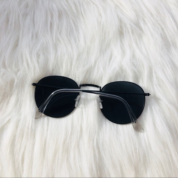 BOGO50 Oval black frame & black lens sunglasses - Picture 4 of 6